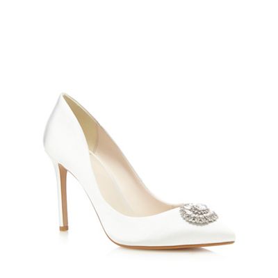 Ivory 'Paola' sateen embellished high court shoes